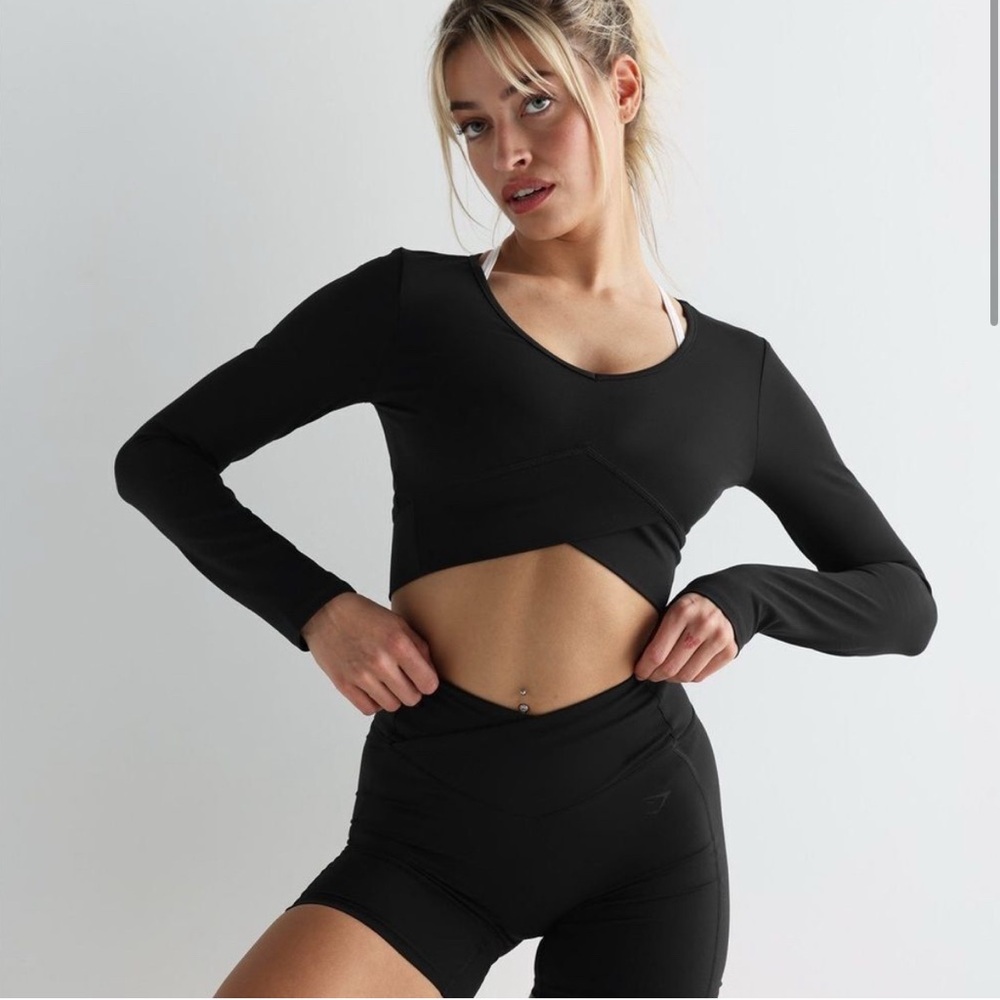 Gym shark Black Long Sleeve work out active wear Crop Top
